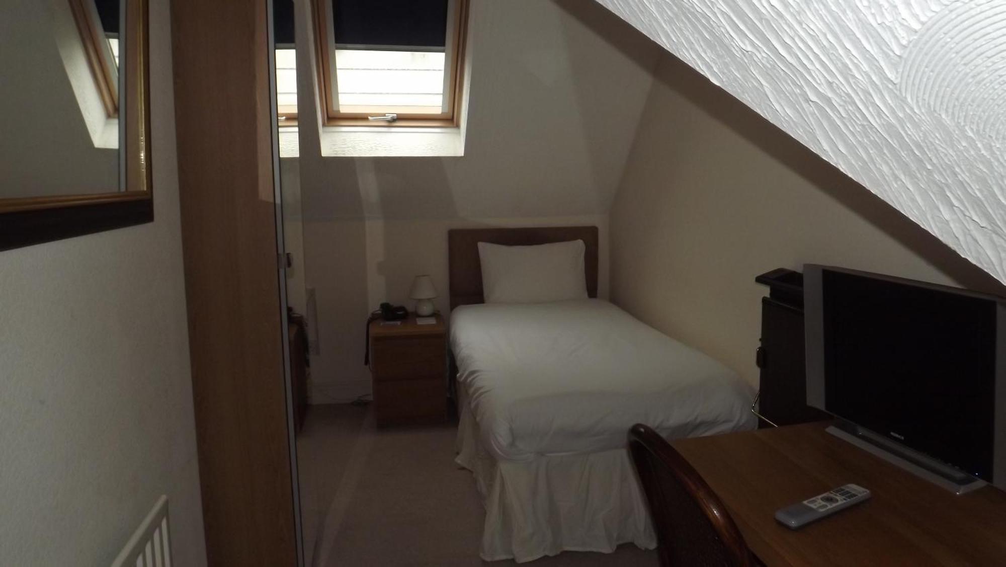 The Peacock Townhouse Hotel Kenilworth - Warwick Habitación foto